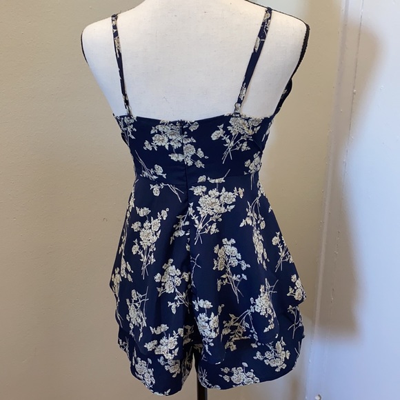 SHEIN low-cut Romper - Picture 2 of 3